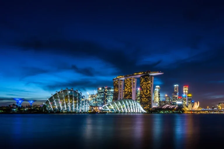 siingapore tanis